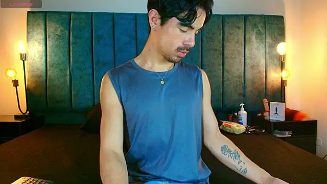 Ethan Briggs  online show from 04/24/26, 03:31