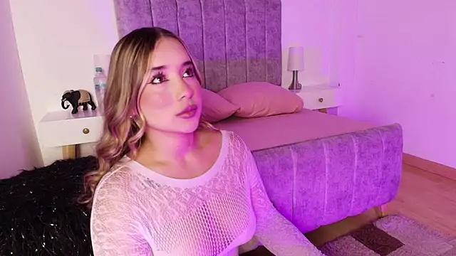 Lucy Carson  online show from 03/04/26, 03:34