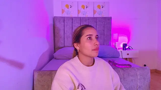 Lucy Carson  online show from 04/03/26, 03:04