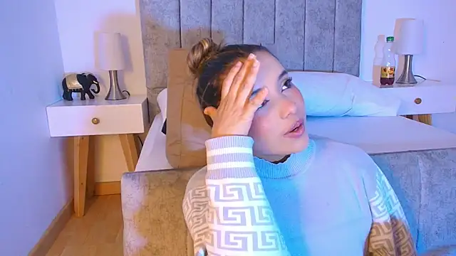 Lucy Carson  online show from 04/11/26, 03:44