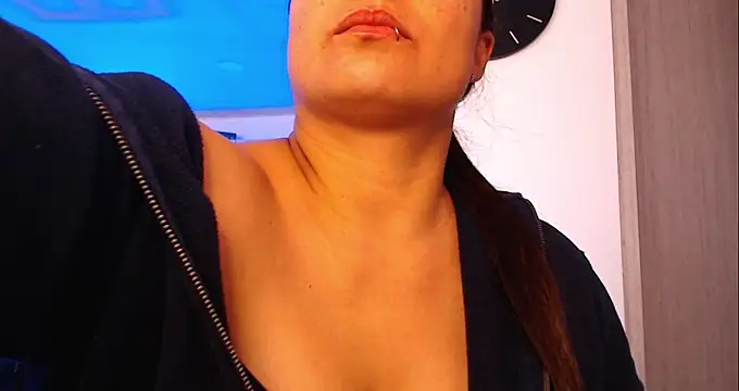 Pretty  Milf online show from 02/16/26, 02:24