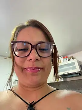 Snapshot of Pretty__Milf chatting on 07/16/26, 06:47 Pretty Milf online show from 07/16/26, 06:47