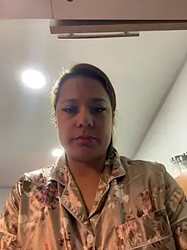 Snapshot of Pretty__Milf chatting on 07/19/26, 02:43 Pretty Milf online show from 07/19/26, 02:43