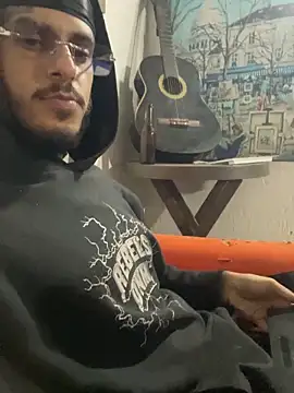 Snapshot of liyamjunior chatting on 02/21/26, 06:14 liyamjunior online show from 02/21/26, 06:14