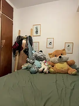 Snapshot of miafoxmia chatting on 02/21/26, 11:44 miafoxmia online show from 02/21/26, 11:44