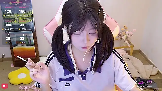 Qiqiiii-05 online show from 06/09/26, 01:45