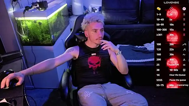 Rayzel White online show from 02/15/26, 09:33