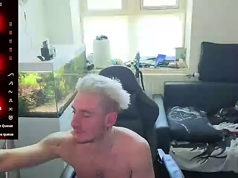 Rayzel White online show from 04/30/26, 12:11