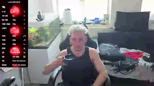 Rayzel White online show from 05/02/26, 01:16