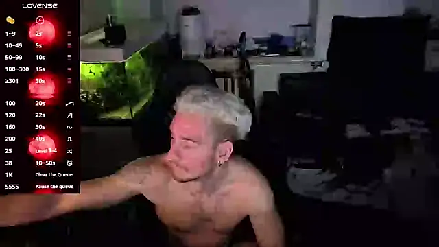 Rayzel White online show from 05/03/26, 11:44