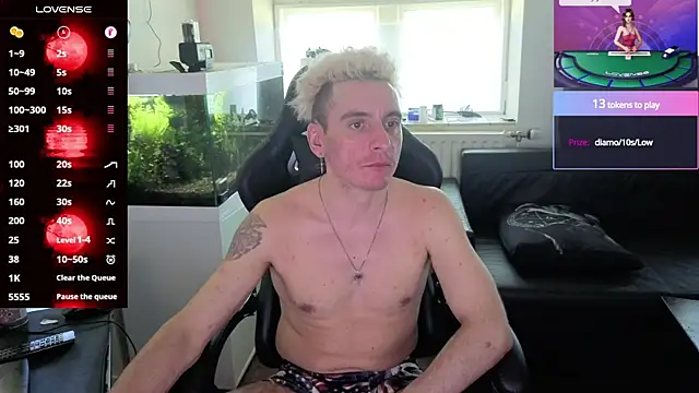 Rayzel White online show from 05/26/26, 01:51