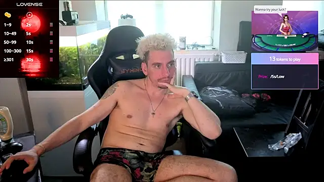 Rayzel White online show from 06/25/26, 06:01