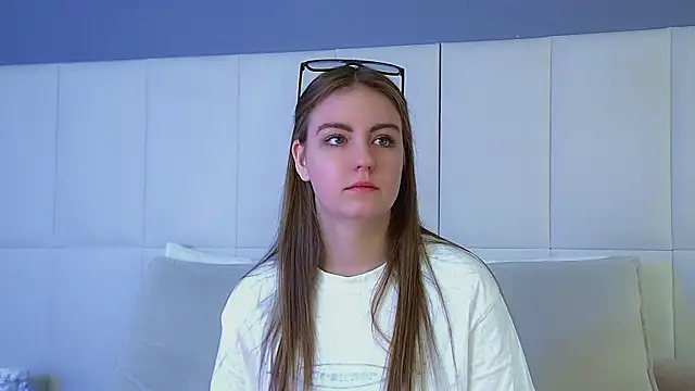 SofiaSarvain online show from 02/05/26, 06:29