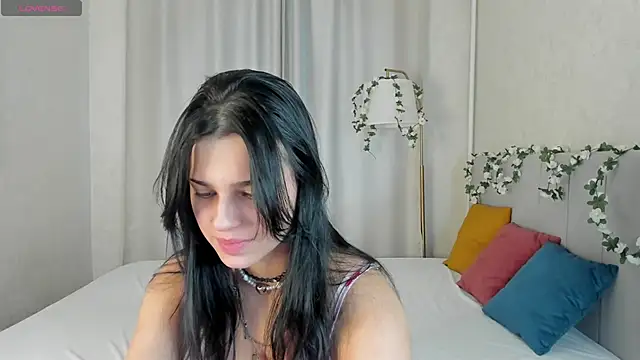 Snapshot of Leslie_Wholsh chatting on 02/12/26, 02:28 Leslie Wholsh online show from 02/12/26, 02:28