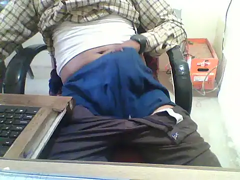 Snapshot of dream_king_1985 chatting on 02/22/26, 05:08 dream king 1985 online show from 02/22/26, 05:08