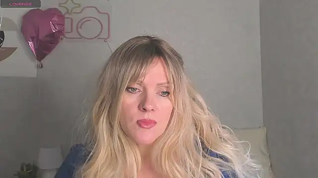 Snapshot of Victoria_Nelson chatting on 02/28/26, 01:39 Victoria Nelson online show from 02/28/26, 01:39