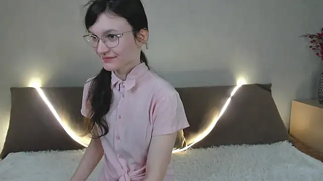 ThoraMarola online show from 03/19/26, 05:22