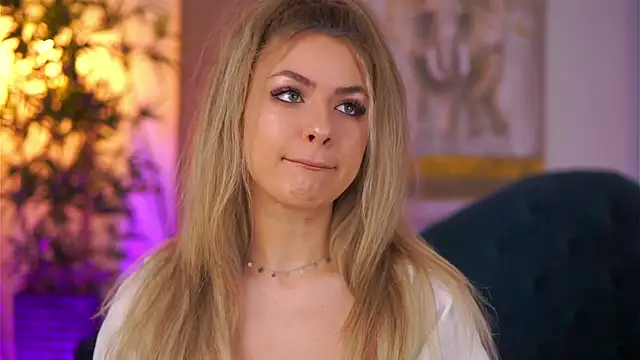 Snapshot of NayaQuinn chatting on 02/05/26, 07:18 NayaQuinn online show from 02/05/26, 07:18