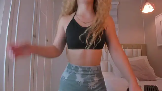 isabela  x online show from 07/24/26, 11:41