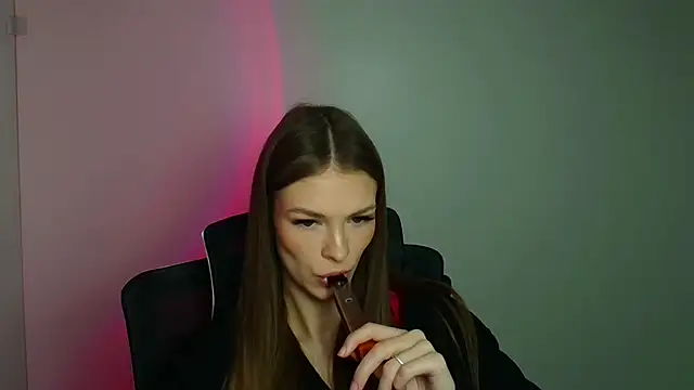 Lina Loveuu online show from 02/19/26, 12:45