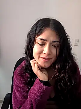 Snapshot of Freyarosse chatting on 02/09/26, 02:54 Freyarosse online show from 02/09/26, 02:54