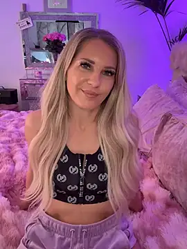 JulieSol online show from 02/15/26, 08:24