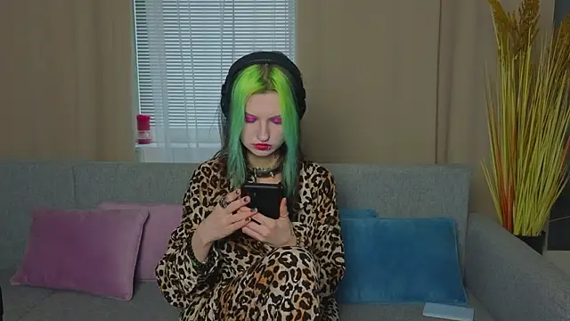 Snapshot of ToxicKittyy chatting on 02/05/26, 02:43 ToxicKittyy online show from 02/05/26, 02:43