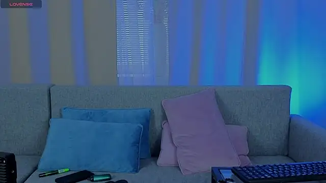 Snapshot of ToxicKittyy chatting on 02/14/26, 02:25 ToxicKittyy online show from 02/14/26, 02:25