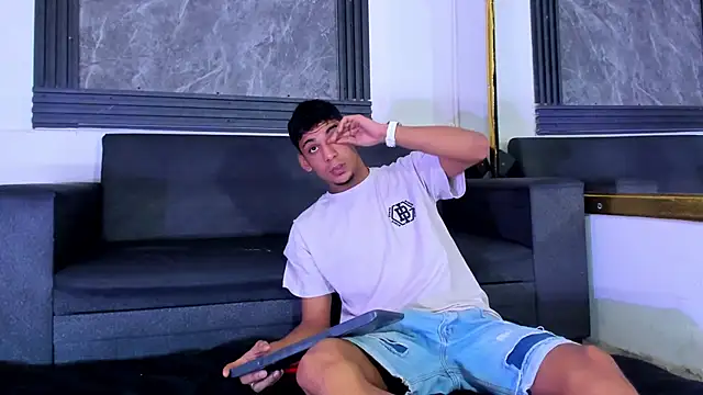 Snapshot of ALEX_KEITH26 chatting on 02/15/26, 12:36 ALEX KEITH26 online show from 02/15/26, 12:36