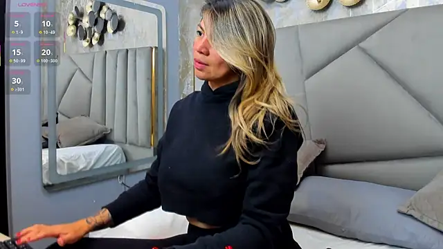 Gabby santos  online show from 03/25/26, 12:11