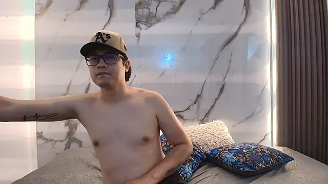 Danner Alaia online show from 01/17/26, 07:39