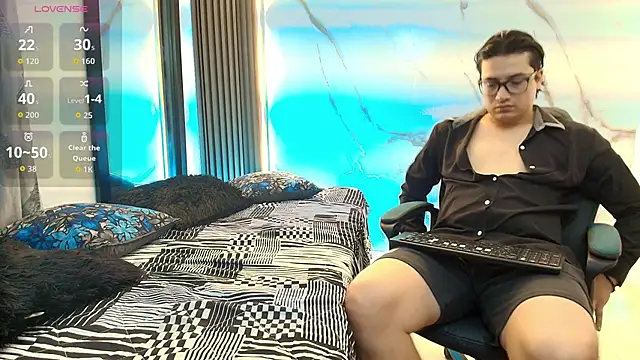 Danner Alaia online show from 02/04/26, 07:53