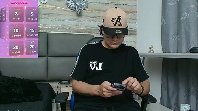 Danner Alaia online show from 02/27/26, 08:20