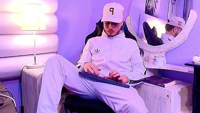 Snapshot of Salvattore_Muller chatting on 02/07/26, 07:50 Salvattore Muller online show from 02/07/26, 07:50