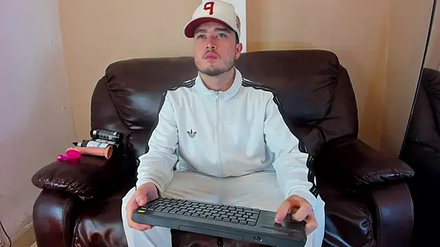 Salvattore Muller online show from 04/21/26, 12:34