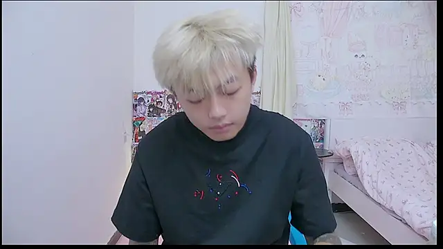 Chocolates-001 online show from 04/09/26, 11:15