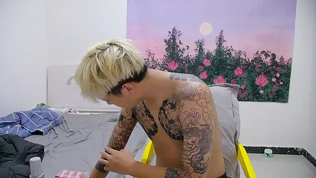 Chocolates-001 online show from 04/17/26, 02:36