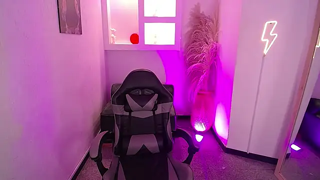 melodyy as online show from 02/18/26, 12:34