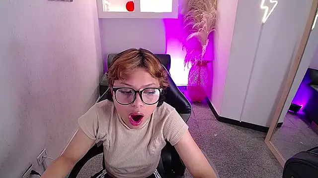 melodyy as online show from 02/21/26, 12:39