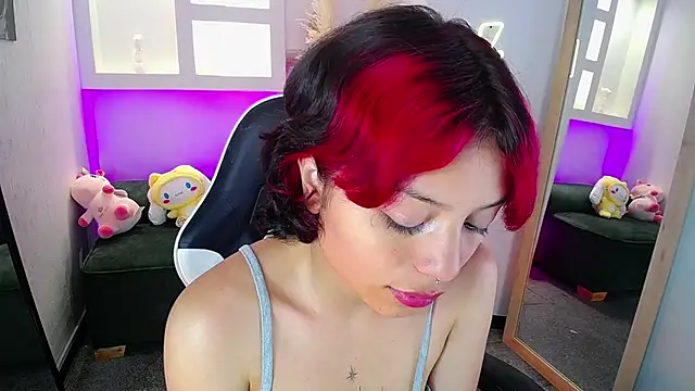 Snapshot of melodyy_as chatting on 05/18/26, 12:55 melodyy as online show from 05/18/26, 12:55