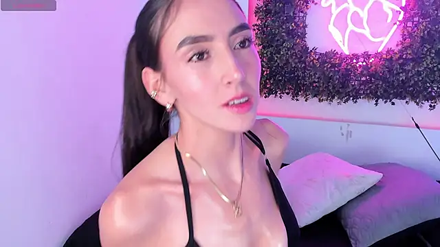 Itzel Geneva online show from 02/07/26, 12:42