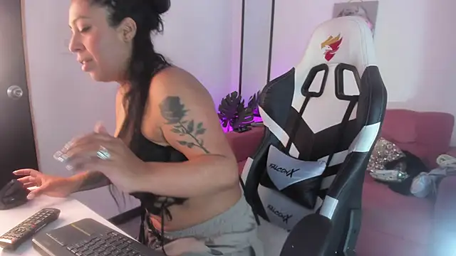 Xiomara as online show from 02/21/26, 12:50