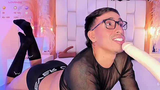 Mr aronnn  online show from 02/08/26, 01:53