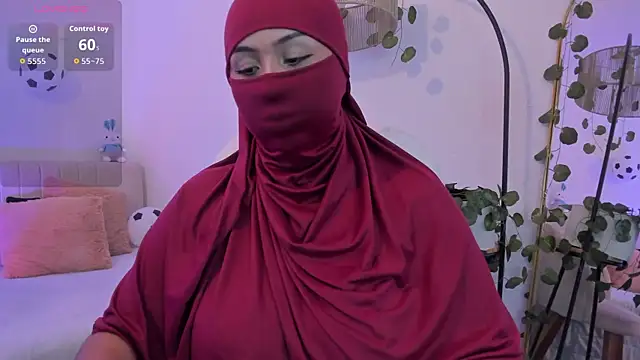 Snapshot of _Amirah chatting on 06/22/26, 06:05 Amirah online show from 06/22/26, 06:05
