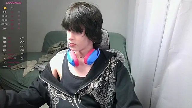 LeonBoykisser online show from 02/26/26, 08:35