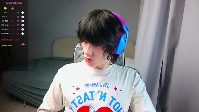 LeonBoykisser online show from 03/05/26, 04:03