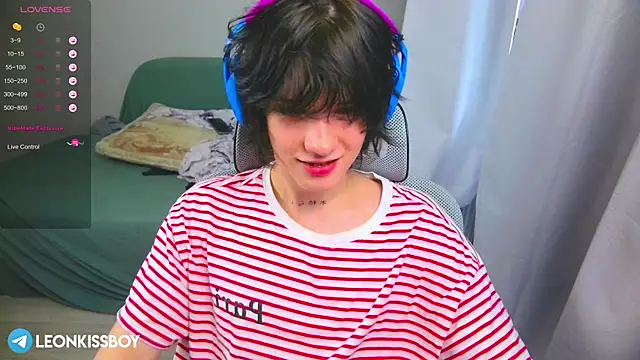 LeonBoykisser online show from 03/27/26, 08:26