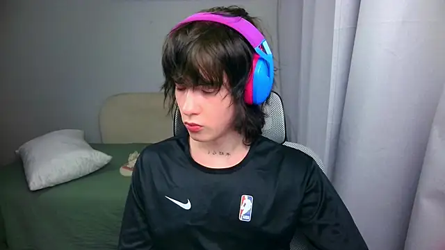 LeonBoykisser online show from 06/03/26, 03:17