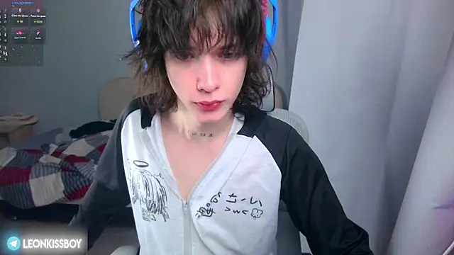 Snapshot of LeonBoykisser chatting on 06/17/26, 07:00 LeonBoykisser online show from 06/17/26, 07:00