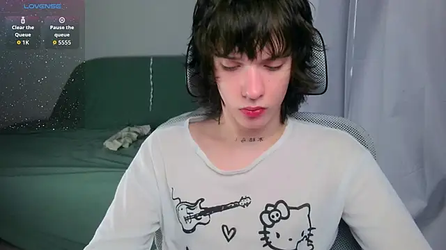 Snapshot of LeonBoykisser chatting on 07/07/26, 12:20 LeonBoykisser online show from 07/07/26, 12:20